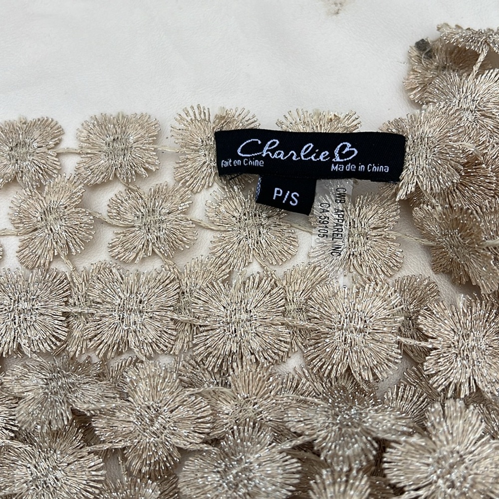 Ivory/Cream Sheer Flower Crochet-Like Top Never Worn - Picture 12 of 16